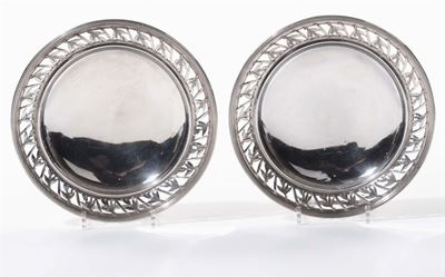 Coppia di Piatti in Argento con Bordo Traforato, Francia XX Secolo