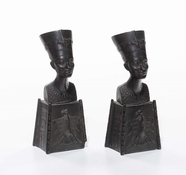 Due bustini di egizi in bronzo