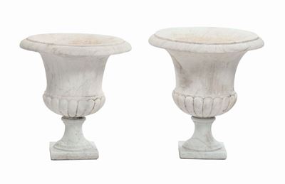 Coppia di Vasi in Marmo Bianco Scolpito, XIX Secolo