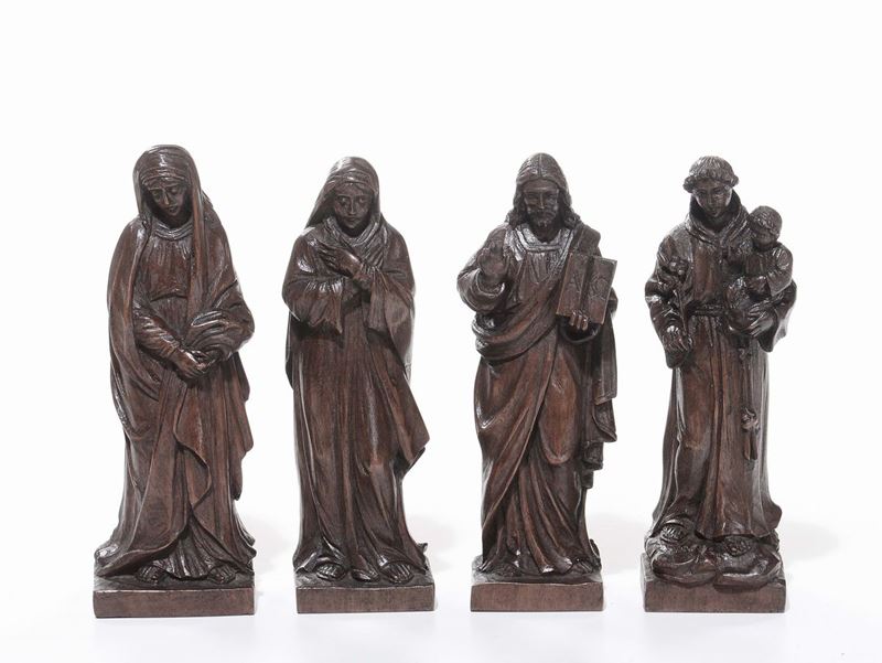 Quattro sculturine in legno intagliato raffiguranti Santi  - Asta Antiquariato, Affidamenti da raffinate dimore private - Cambi Casa d'Aste