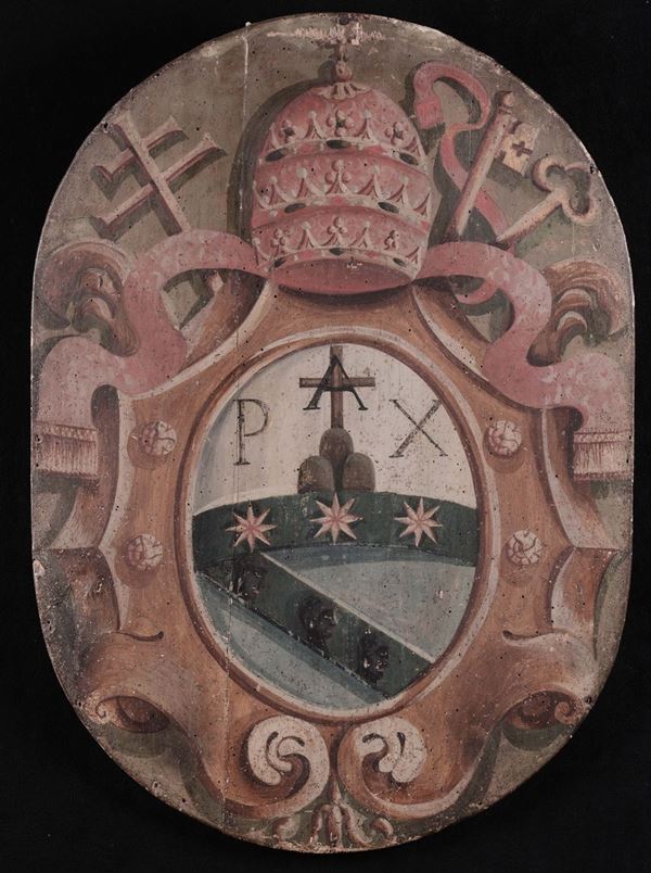 Stemma papale dipinto in policromia su tavola