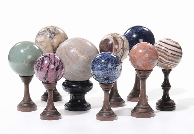 Nove sfere in marmo  - Asta Antiquariato, Affidamenti da raffinate dimore private - Cambi Casa d'Aste