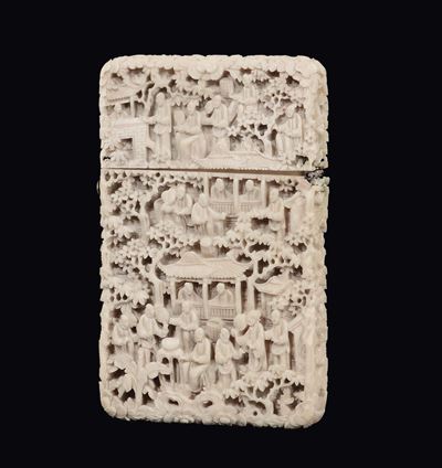 Portabiglietti in avorio scolpito, scene di vita comune, Canton, Cina, Dinastia Qing, XIX secolo