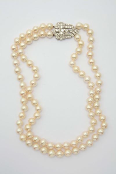 Collana Composta da Due Fili di Perle con Fermezza in Diamanti