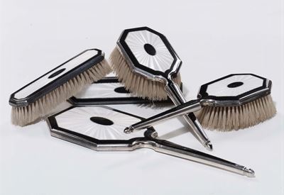 Servizio da Toelette in Argento e Altri Materiali