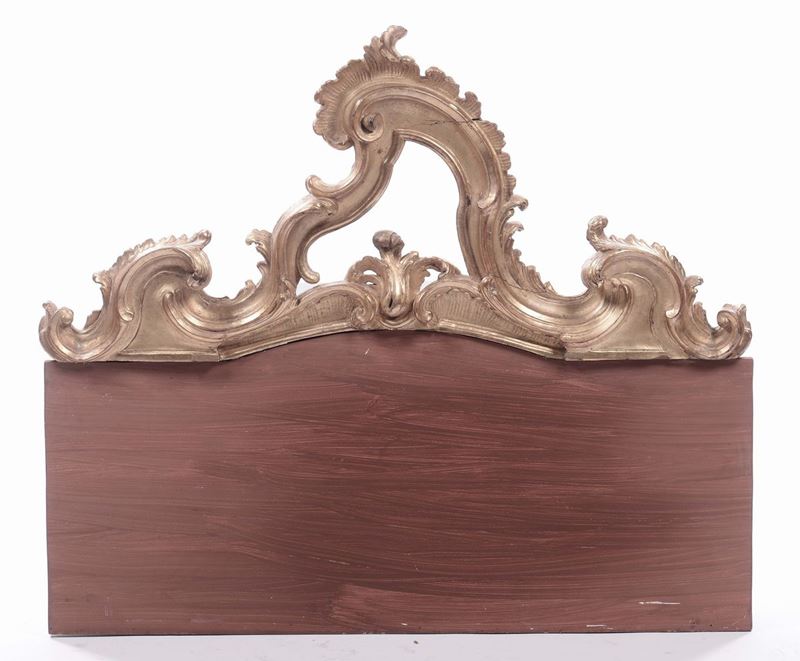 Piccola testata di letto dorata, XVIII secolo  - Asta Antiquariato, Affidamenti da raffinate dimore private - Cambi Casa d'Aste