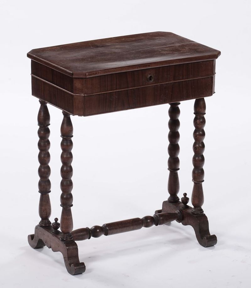 Tavolino da lavoro con gambe tornite  - Asta Antiquariato, Affidamenti da raffinate dimore private - Cambi Casa d'Aste