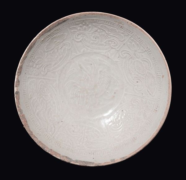 Piatto Cizhou smaltato color avorio, Cina, Dinastia Song (960-1279)