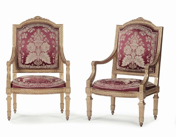 Coppia di poltrone Luigi XVI in legno intagliato e dorato, XVIII secolo