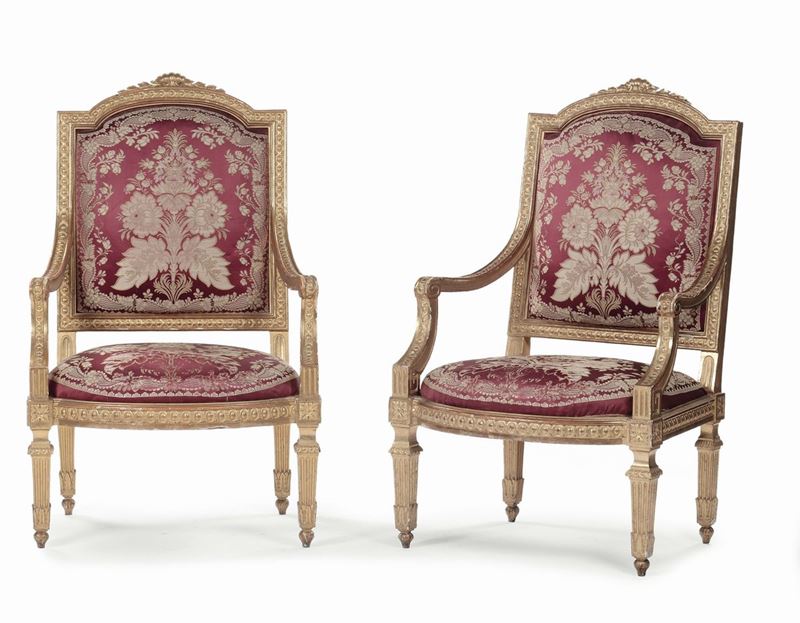 Coppia di poltrone Luigi XVI in legno intagliato e dorato, XVIII secolo  - Asta Antiquariato, Affidamenti da raffinate dimore private - Cambi Casa d'Aste