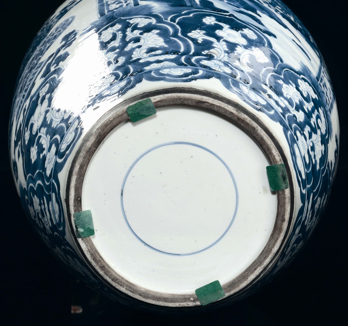 Cina, Potiche con coperchio in porcellana bianca e blu, Dinastia Qing, epoca Kangxi (1662-1722)