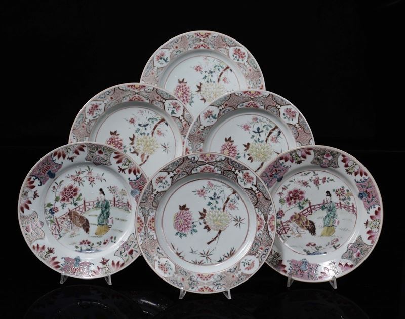 Six polychrome porcelain dishes, four with peonies and two with Guanyin looking at coupling roosters, China, Qing Dynasty, 18th century  - Auction Chinese Works of Art - Cambi Casa d'Aste