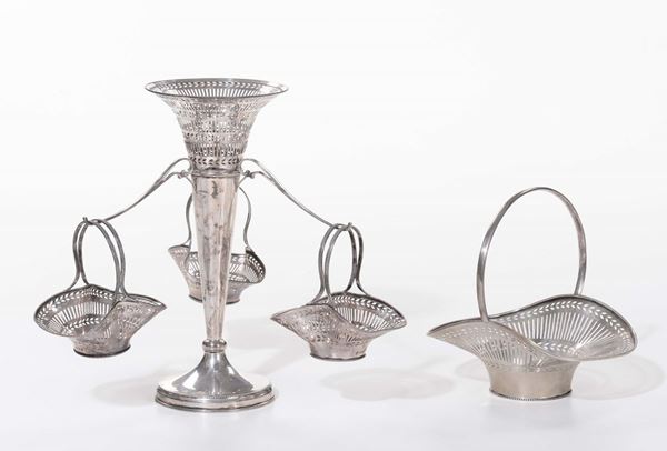 Centrotavola in argento traforato