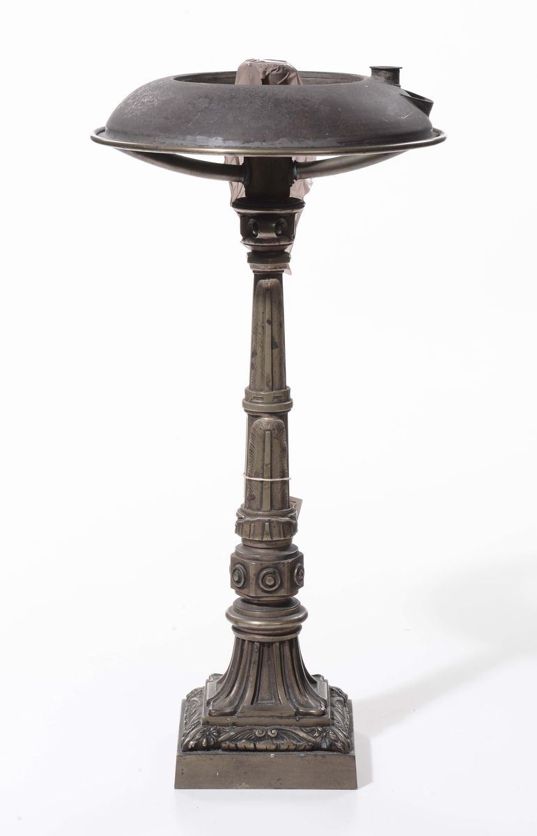 Lume in bronzo dorato, XIX secolo  - Asta Antiquariato, Affidamenti da raffinate dimore private - Cambi Casa d'Aste
