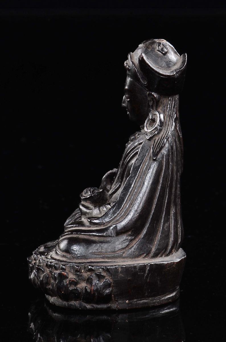 Figura di Padmasambahava in Legno Scolpito, Tibet Fine XVIII Inizi XIX Secolo