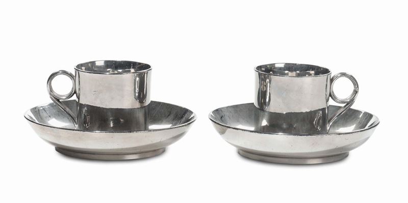 Coppia di tazzine neoclassiche con piattini realizzati in vetro argentato. Francia XIX secolo  - Asta Antiquariato, Affidamenti da raffinate dimore private - Cambi Casa d'Aste