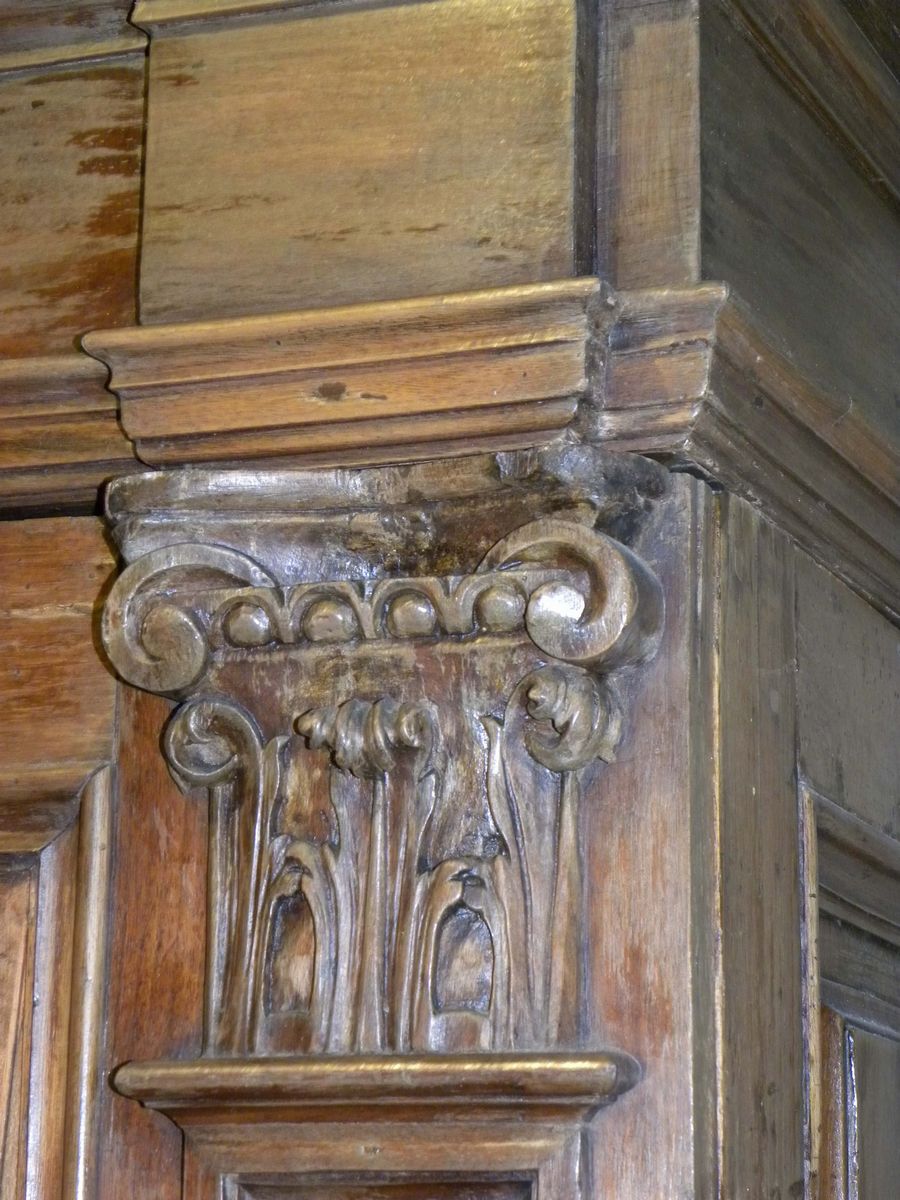 Armadio in Noce Pannellato a Punta di Diamante, Genova XVIII Secolo