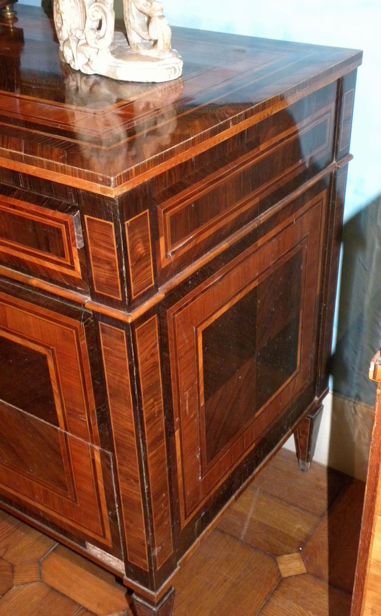 Comò Luigi XVI Lastronato ed Intarsiato, Genova XVIII Secolo