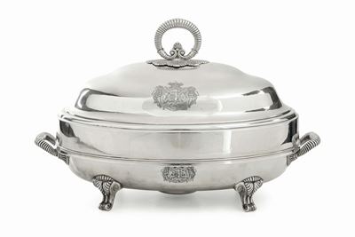 Coppia di Scaldavivande in Argento Fuso, Sbalzato e Cesellato, Punzoni di Primo Titolo per Parigi...