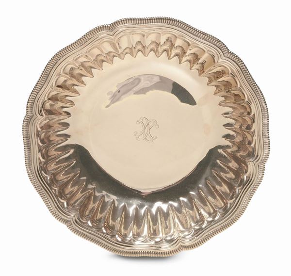 Piatto fondo bacellato in argento vermeille, A.Aucco, Francia XX secolo