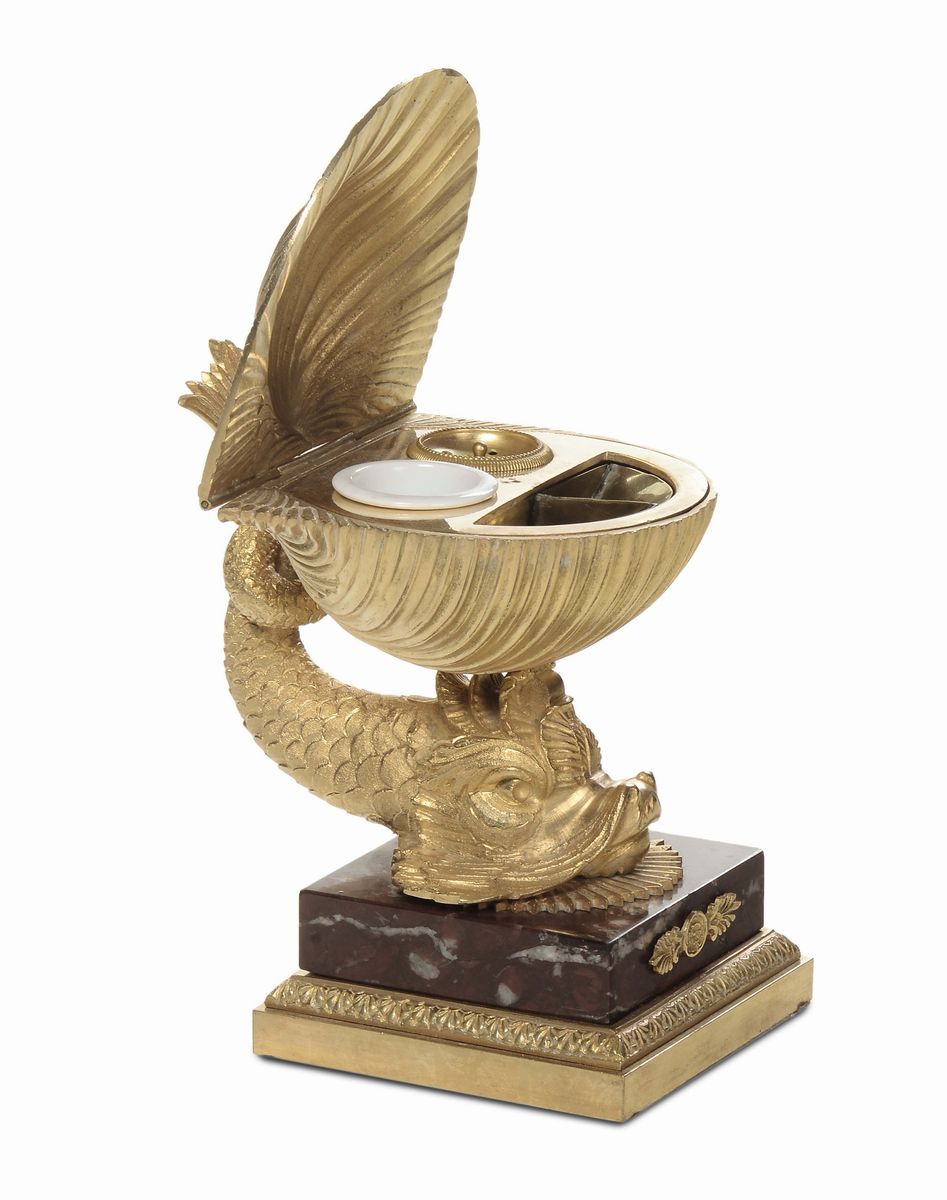 Calamaio in Bronzo Dorato a Guisa di Conchiglia, XIX Secolo