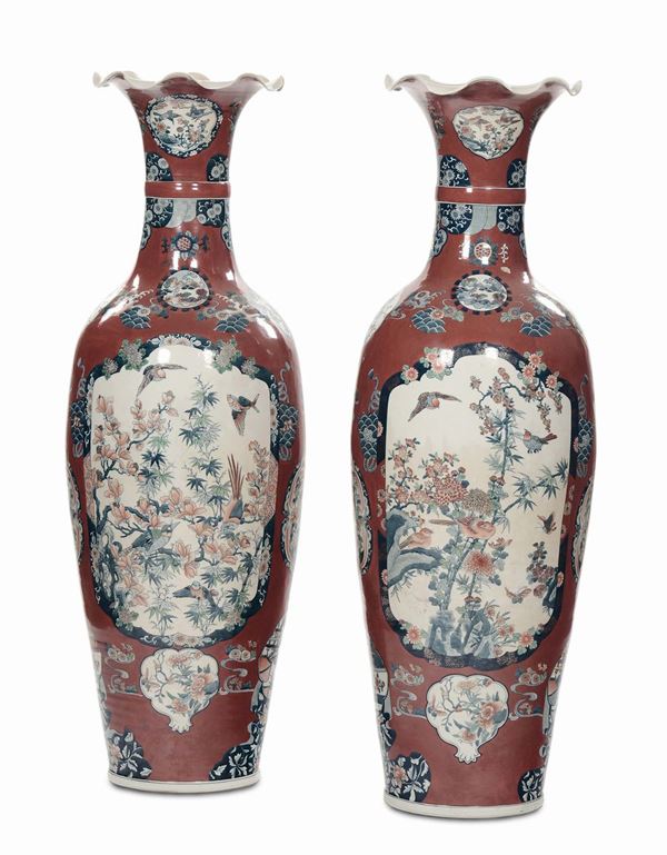 Coppia di grandi vasi in porcellana, Cina XX secolo