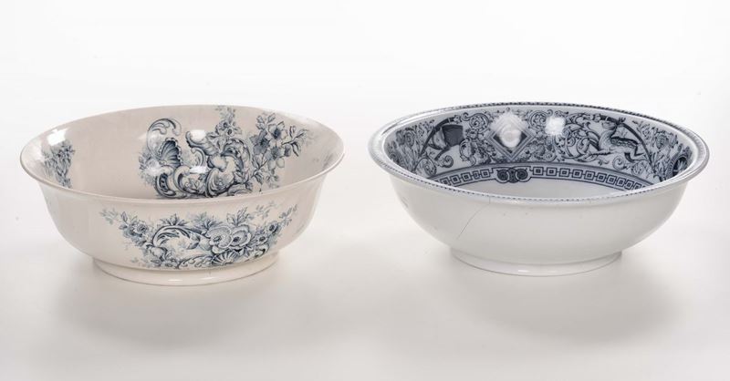 Due bacili differenti in porcellana  - Asta Antiquariato, Affidamenti da raffinate dimore private - Cambi Casa d'Aste