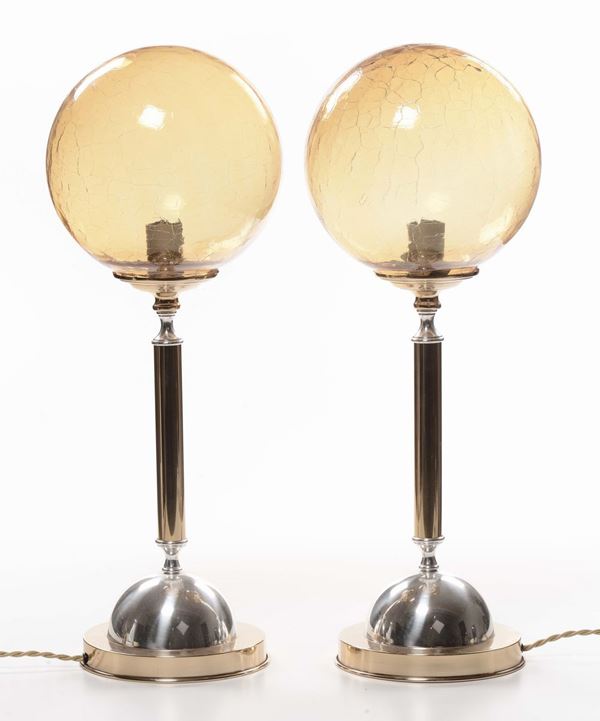 Coppia di lampade da tavolo in ottone e vetro
