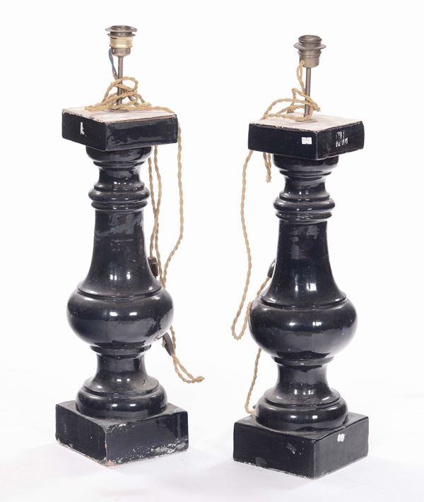 Coppia di elementi da balaustra smaltati, Toscana XVIII-XIX secolo