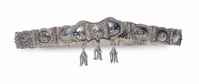 Cintura in Argento con Parziale Doratura e Medaglioni Ovali Niellati, Arte Ottomana o della Russi...