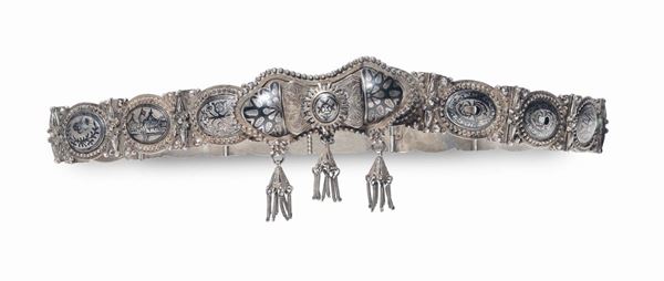 Cintura in argento con parziale doratura e medaglioni ovali niellati, Arte ottomana o della Russia orientale del XIX secolo
