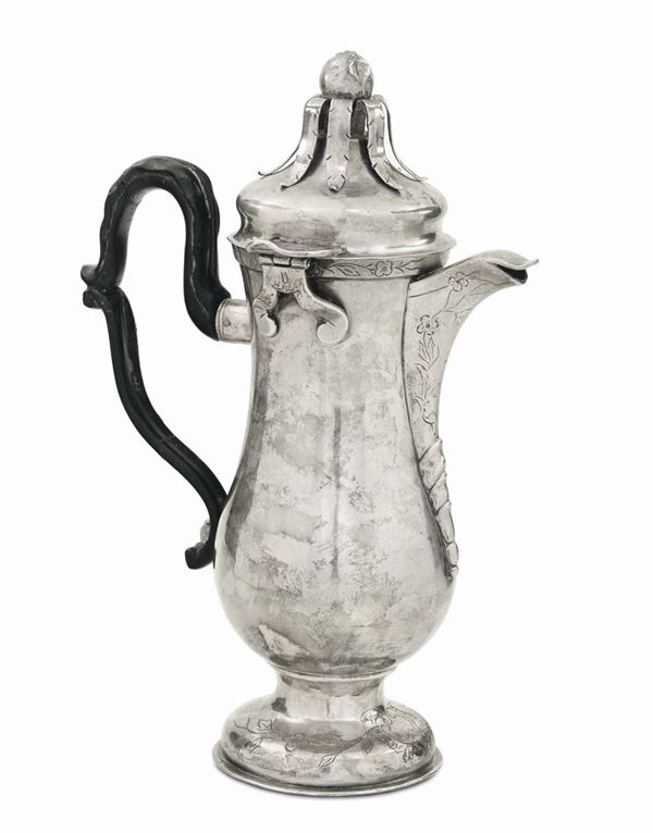 Caffettiera in argento fuso, sbalzato e cesellato, bolli di Ausburg 1789