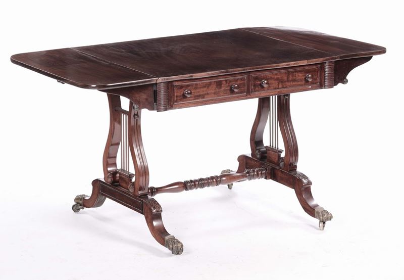 Tavolino in mogano con alette, Inghilterra XIX secolo  - Asta Antiquariato, Affidamenti da raffinate dimore private - Cambi Casa d'Aste