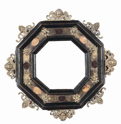 Cornice Otagonale con Applicazioni di Pietre Dure e Bronzi Dorati, XIX Secolo