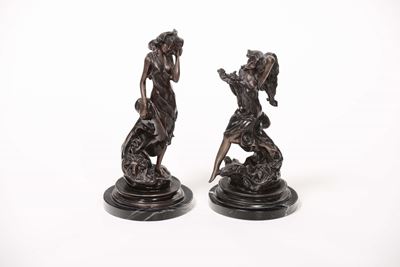 Coppia di Figure Femminili in Bronzo