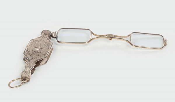 Occhiali da teatro in oro a basso titolo