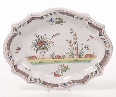 Vassoio Sagomato in Ceramica a Decoro Policromo Floreale, XIX Secolo