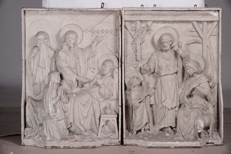 Coppia di altorilievi in gesso con scene religiose, XX secolo  - Auction Fine Arts from refined private house - Cambi Casa d'Aste