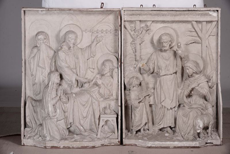 Coppia di altorilievi in gesso con scene religiose, XX secolo  - Asta Antiquariato, Affidamenti da raffinate dimore private - Cambi Casa d'Aste