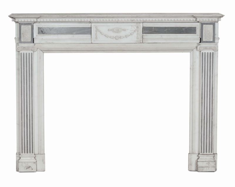 Camino in marmo bianco scolpito, XIX secolo  - Auction Fine Arts from refined private house - Cambi Casa d'Aste