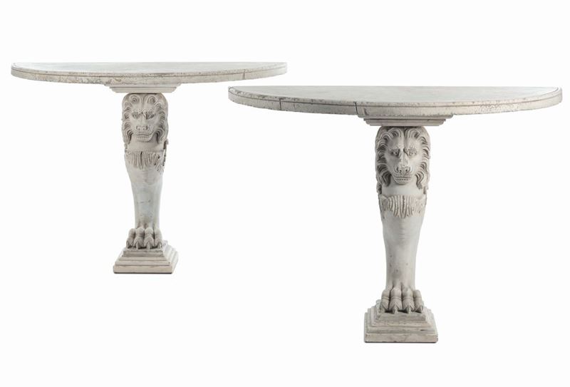 Coppia di consoles a mezzaluna in marmo bianco, XIX secolo  - Asta Antiquariato, Affidamenti da raffinate dimore private - Cambi Casa d'Aste