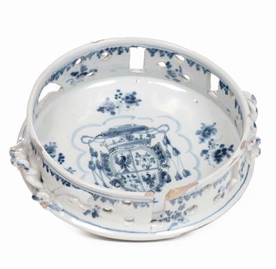 Alzata in Maiolica Bianca e Blu, XVIII Secolo