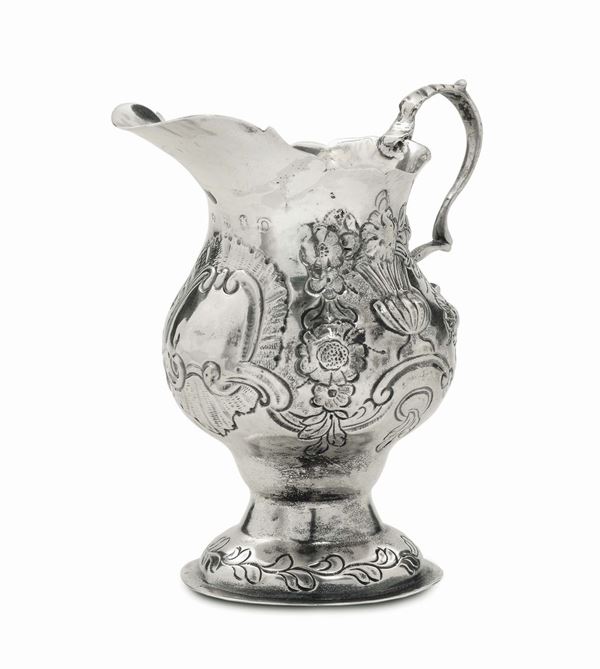 Lattierina in argento sbalzato, Inghilterra XIX-XX secolo