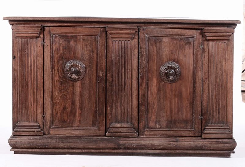 Credenza a due ante, XX secolo  - Asta Antiquariato, Affidamenti da raffinate dimore private - Cambi Casa d'Aste