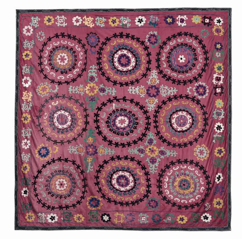 Tessuto turkmeno Susani inizio XX secolo  - Auction Fine Carpets - Cambi Casa d'Aste