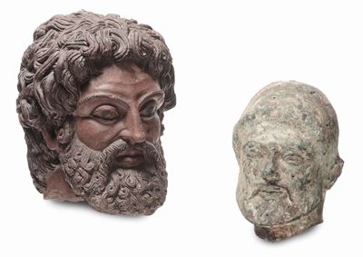 Lotto Composto da Testa in Terracotta in Stile e Testa in Bronzo