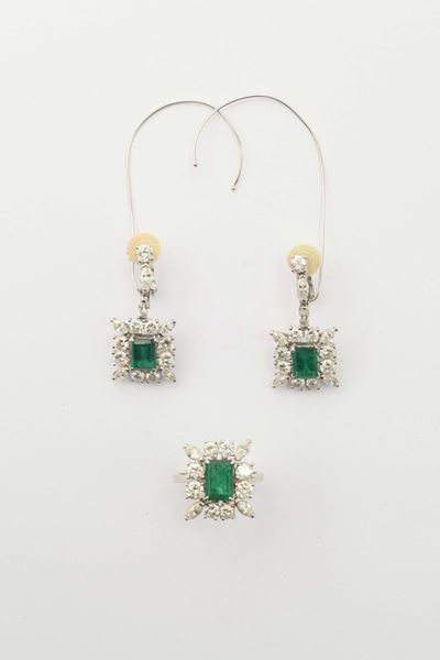 Parure Composta da Anello ed Orecchini con Diamanti e Smeraldi