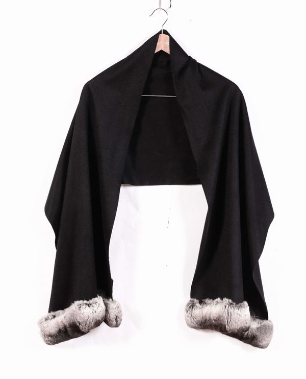 Fendi, stola di cachemire con cincilla