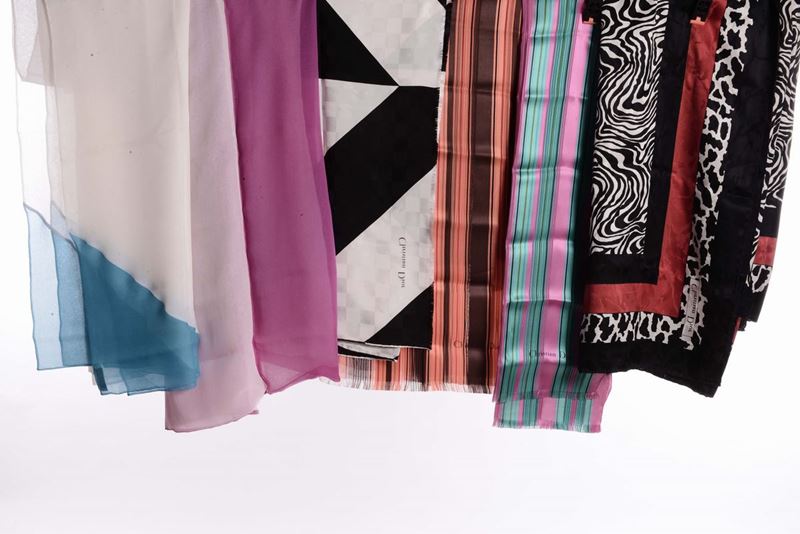 Sei foulard Christian Dior  - Asta Antiquariato, Affidamenti da raffinate dimore private - Cambi Casa d'Aste