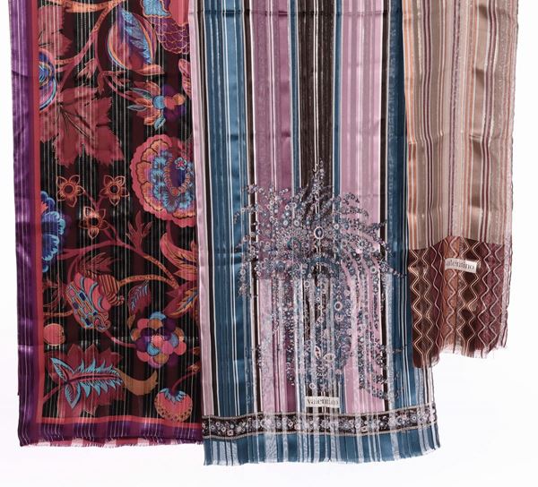 Tre foulard Valentino